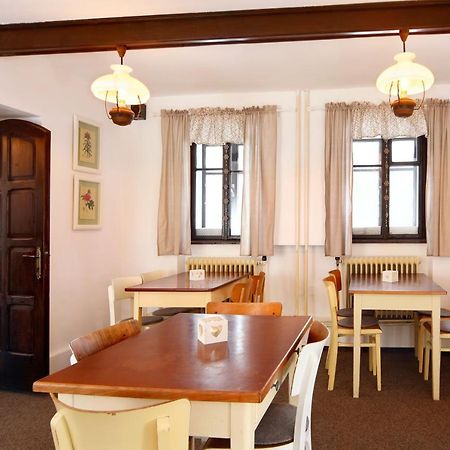 Restaurace A Penzion Jilm イレムニツェ エクステリア 写真